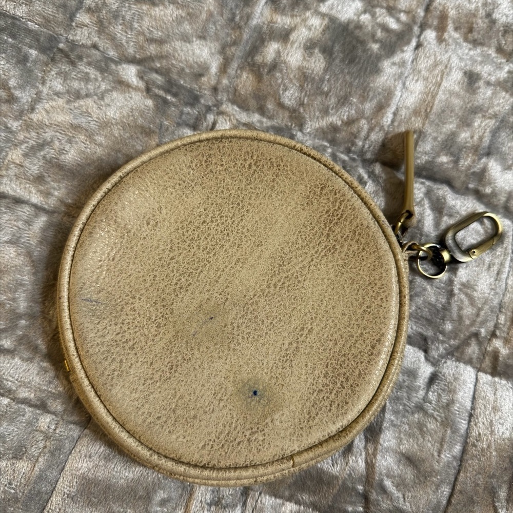 HOBO Round Leather Coin Purse / Pouch – Cream / Sand Metallic - Picture 4 of 5